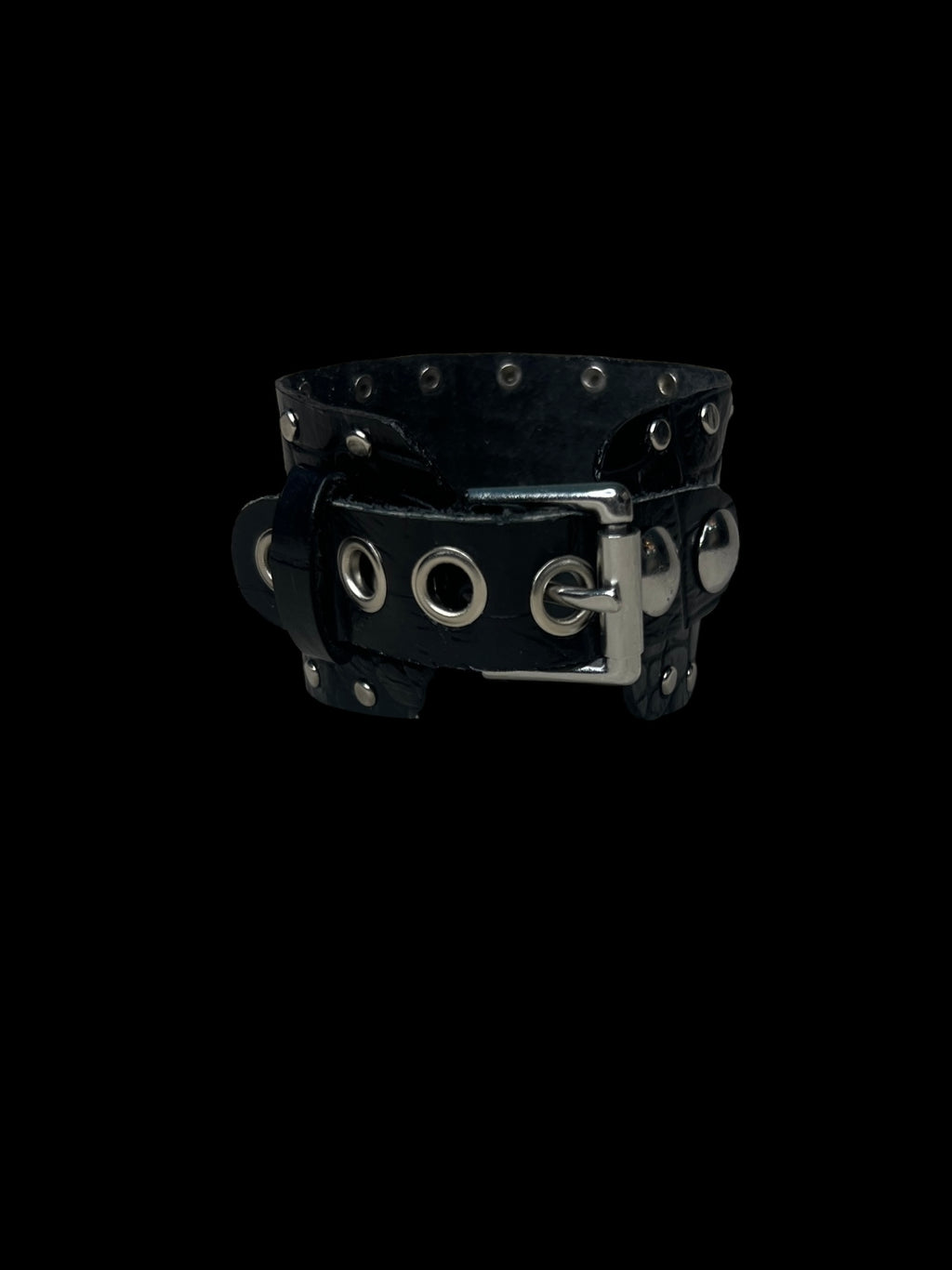 studded buckle cuff (black)