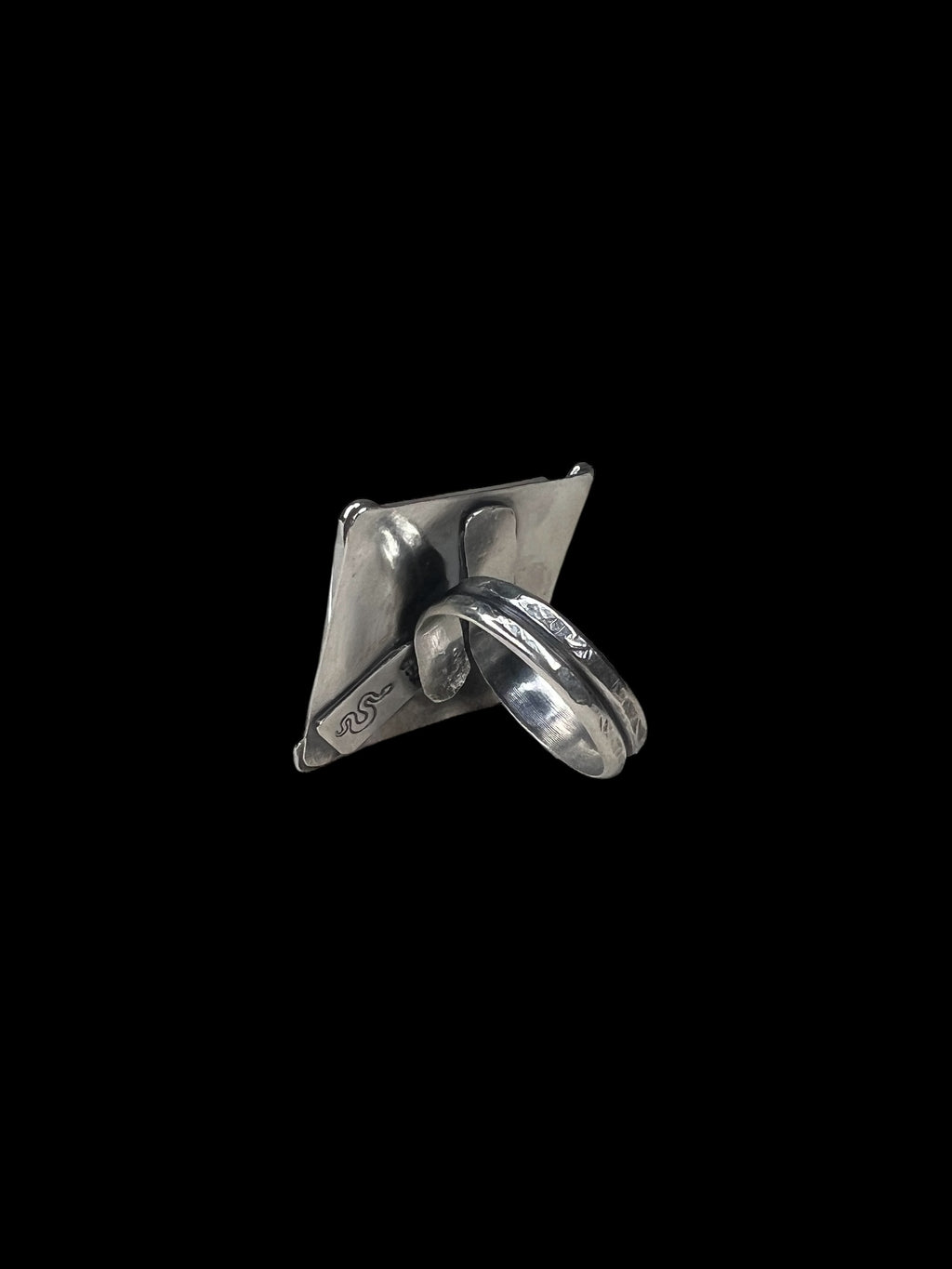 serpent suckerpunch ring