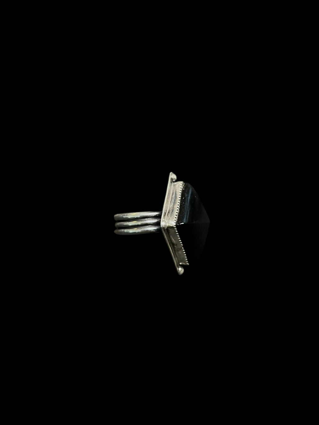 onyx suckerpunch ring