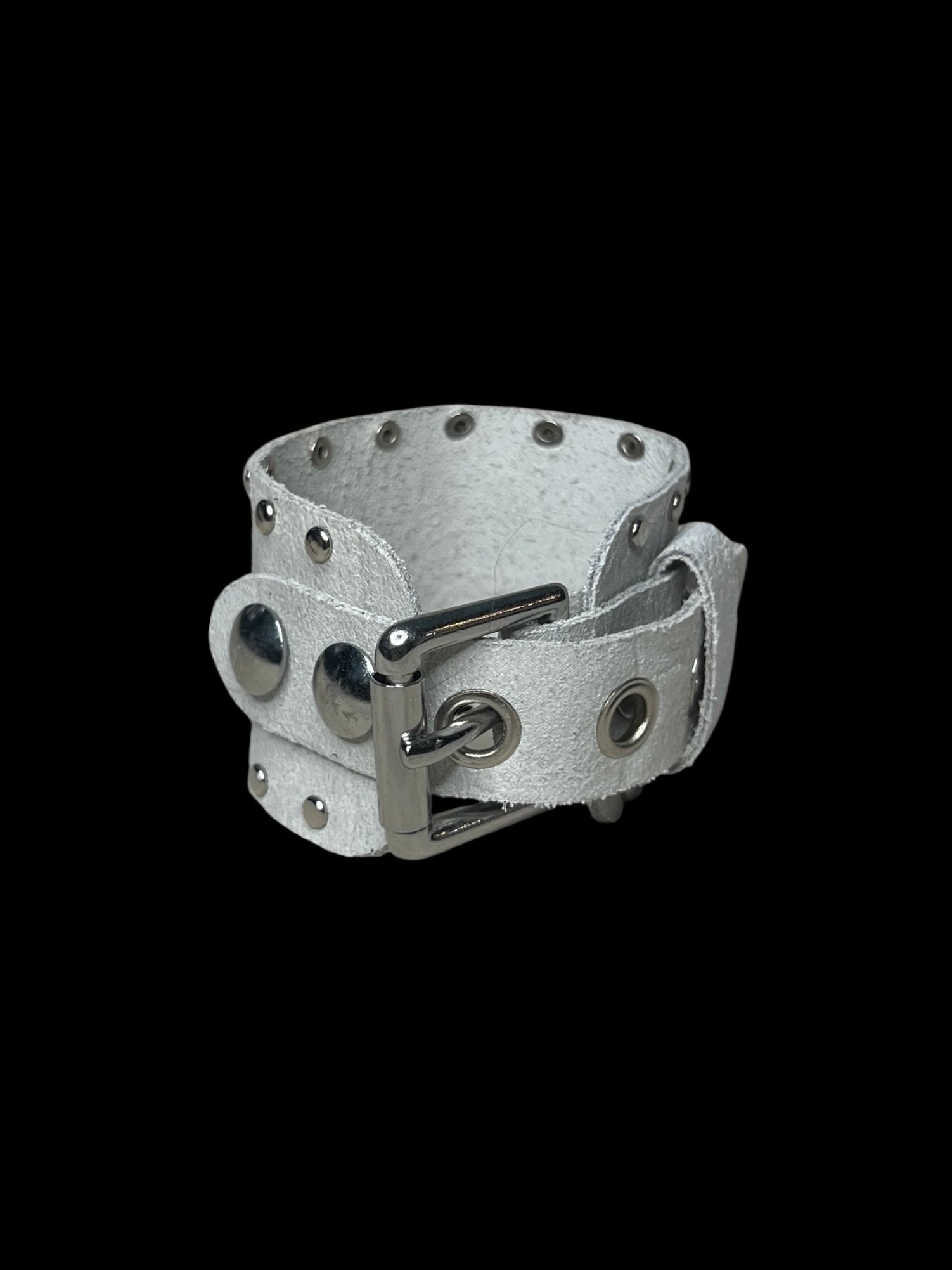 studded buckle cuff (white)