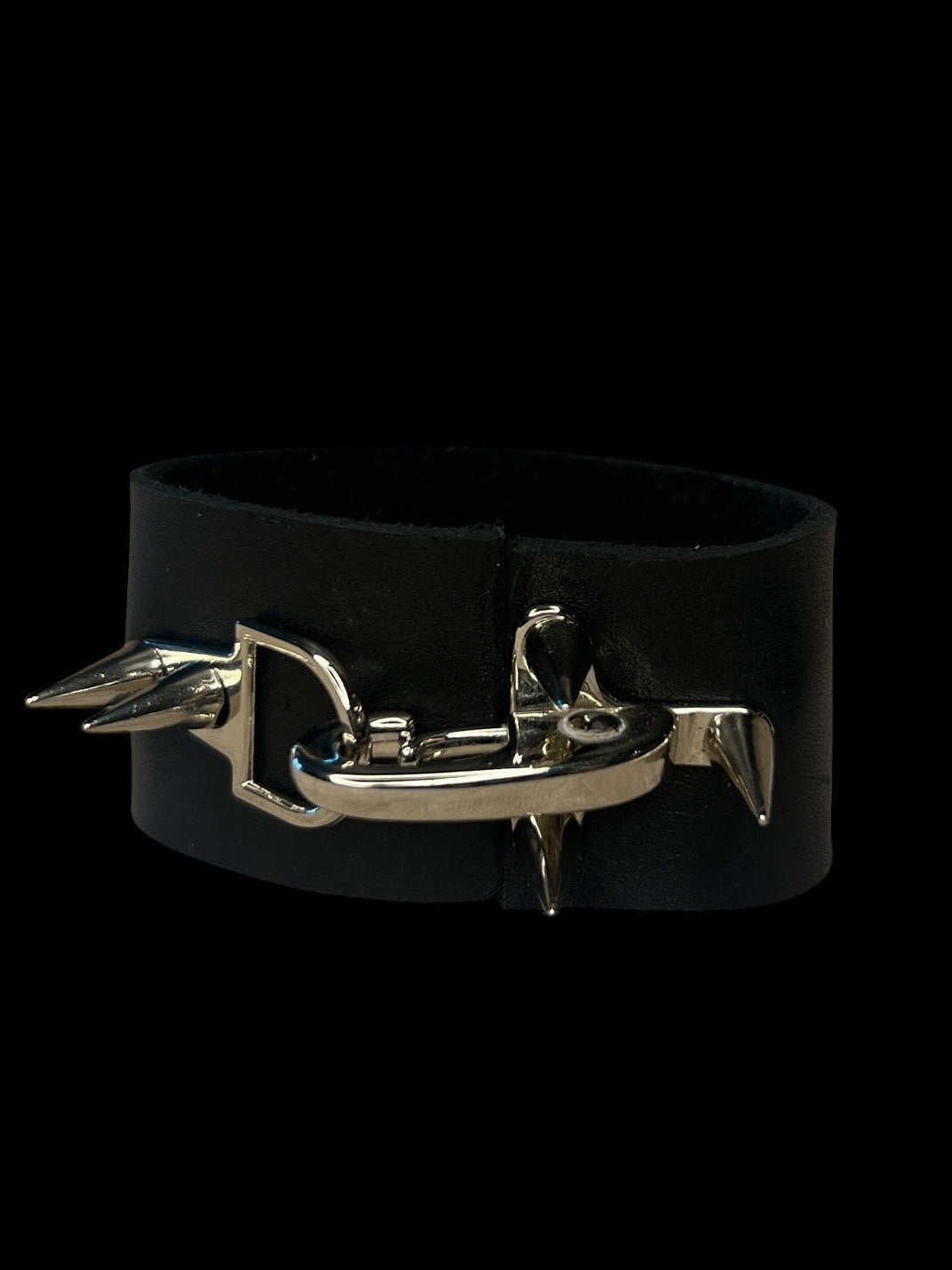 spiked fireman clasp cuff