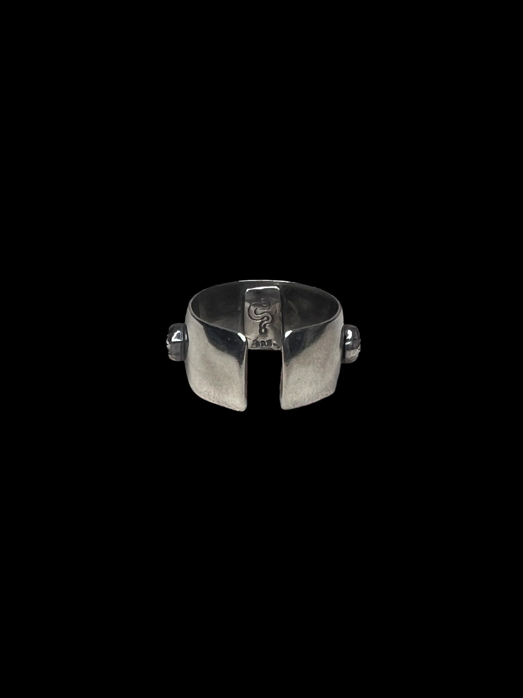 onyx studded band ring